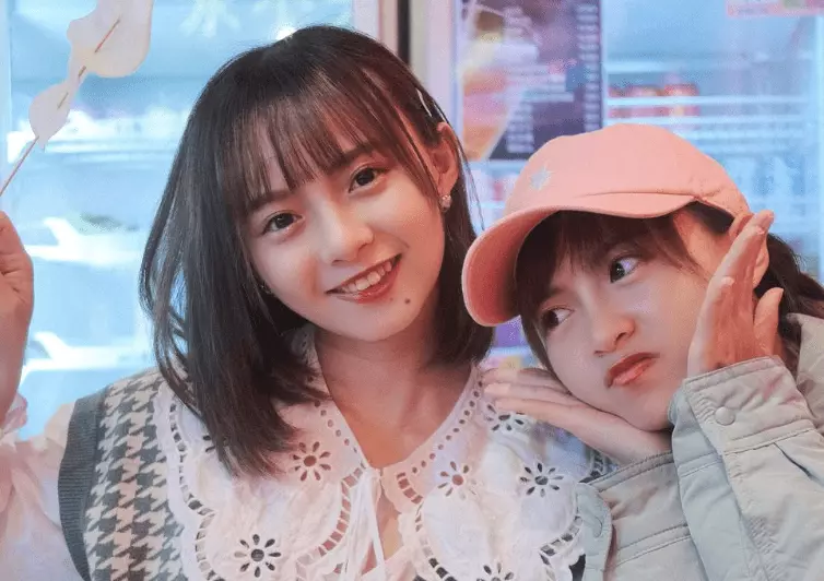 詩媛詩雅姊妹合照 詩媛詩雅姊妹合照